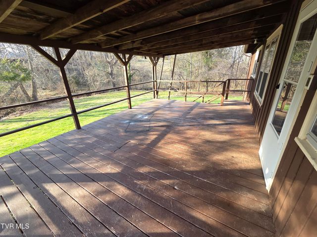 100 Eisenhower Road, Jonesborough, TN 37659