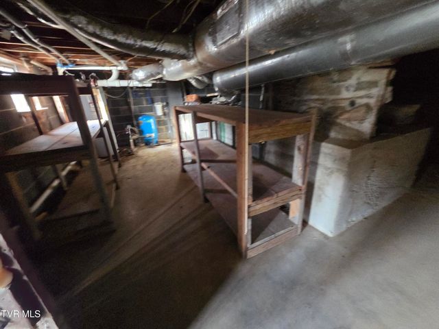100 Eisenhower Road, Jonesborough, TN 37659