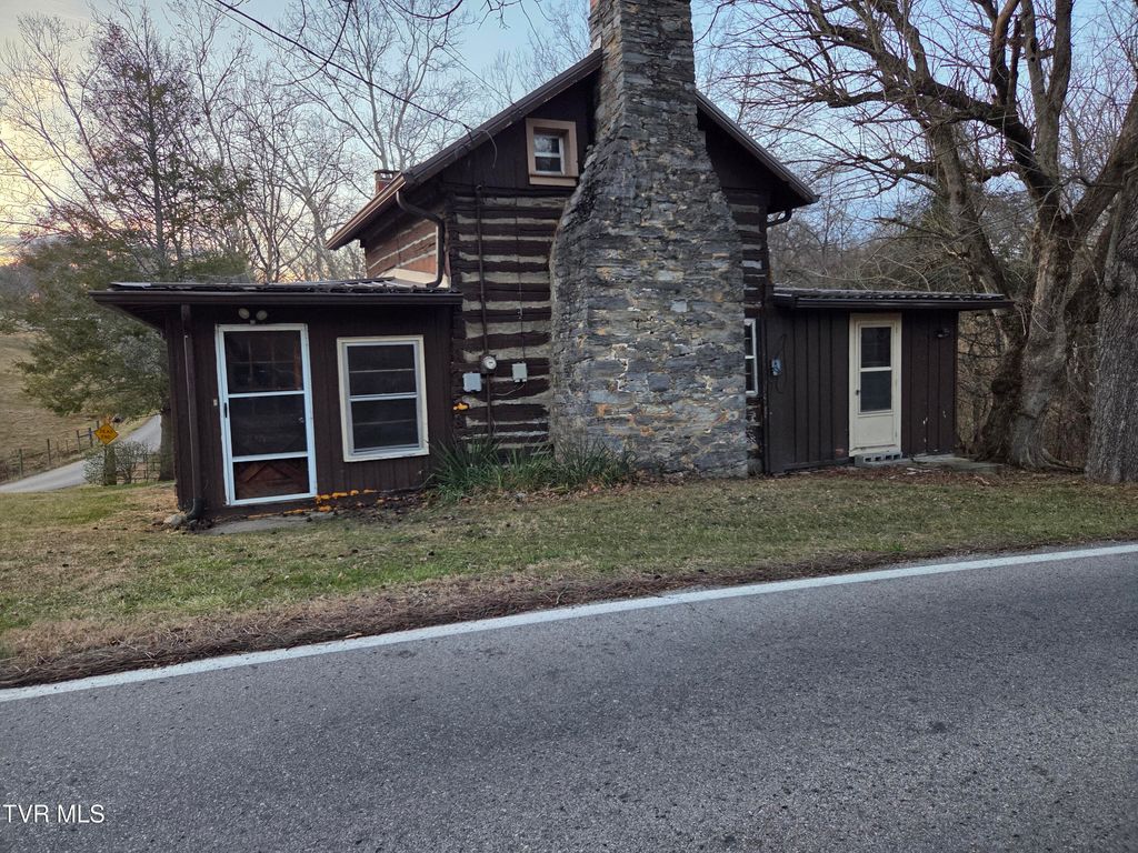 100 Eisenhower Road, Jonesborough, TN 37659