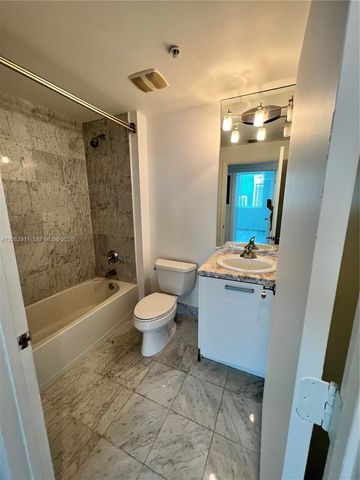 244 Biscayne Boulevard 2609, Miami, FL 33132