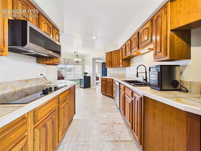 116 Top Notch Trail, Penrose, CO 81240
