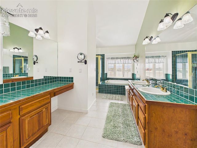 116 Top Notch Trail, Penrose, CO 81240