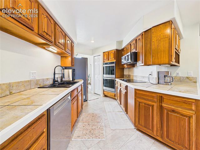 116 Top Notch Trail, Penrose, CO 81240