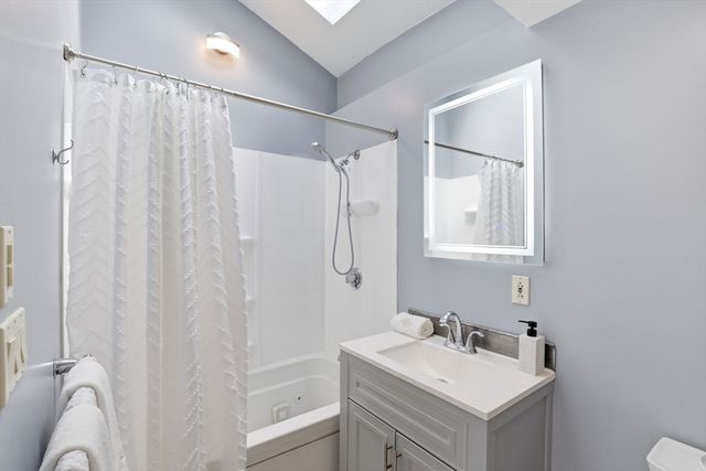 55 Hanover St, Hanover, MA 02339