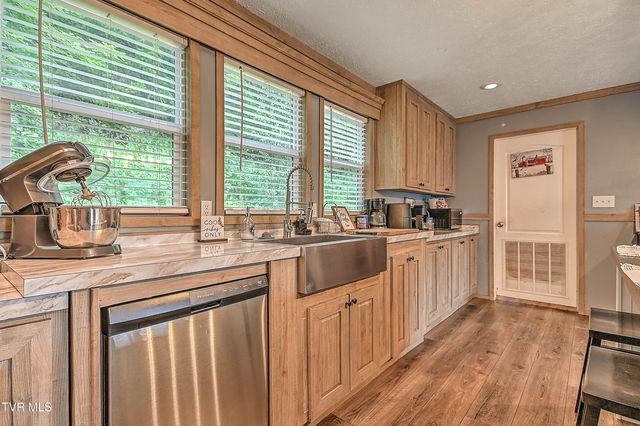 310 Carden Hollow Road, Bristol, TN 37620