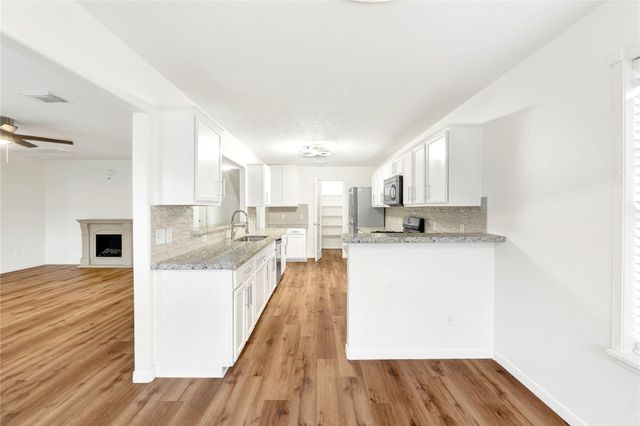 8518 Windy Thicket Lane, Cypress, TX 77433