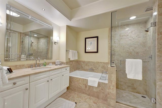 1435 Brickell Ave 3308, Miami, FL 33131