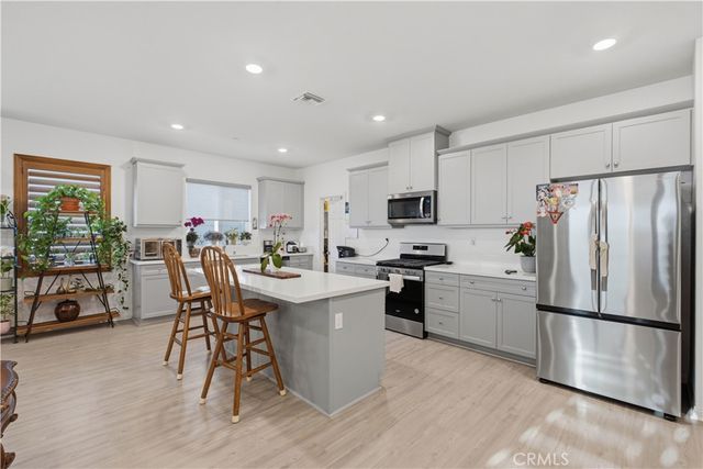 7675 Orangebrook, Riverside, CA 92507
