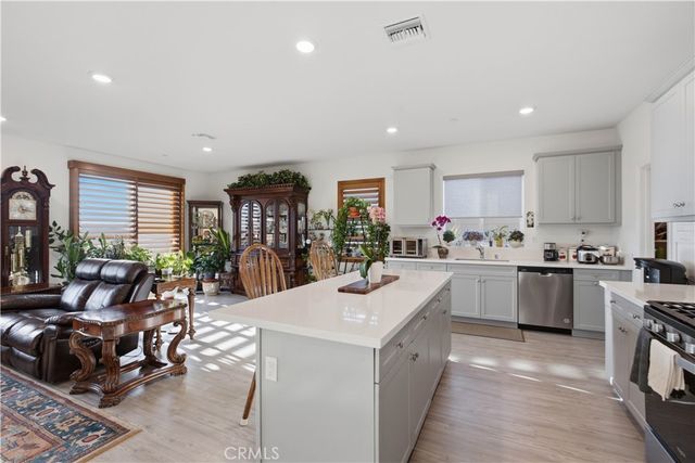 7675 Orangebrook, Riverside, CA 92507