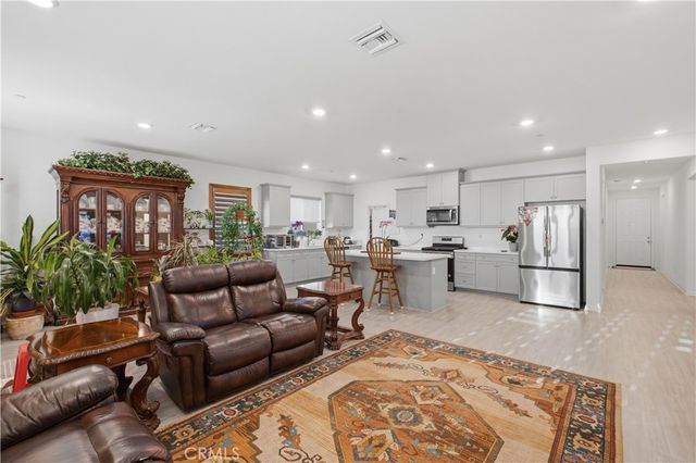 7675 Orangebrook, Riverside, CA 92507