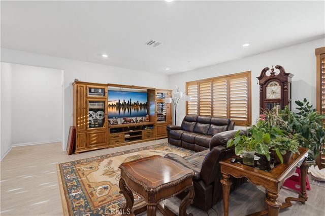 7675 Orangebrook, Riverside, CA 92507