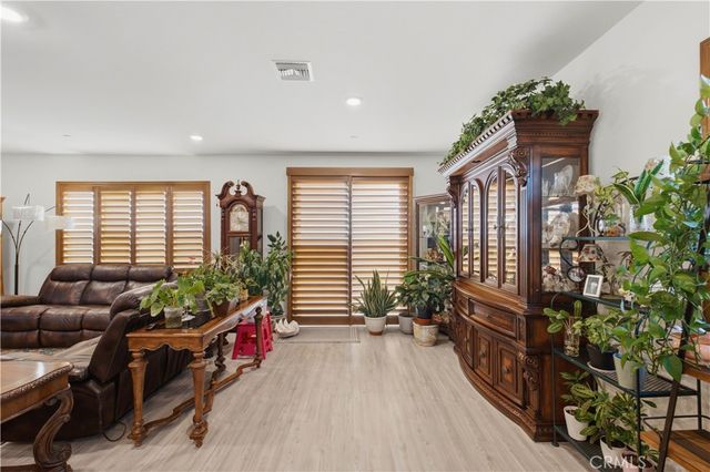 7675 Orangebrook, Riverside, CA 92507