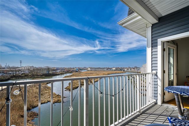 228 Marina Pointe Drive, East Rockaway, NY 11518
