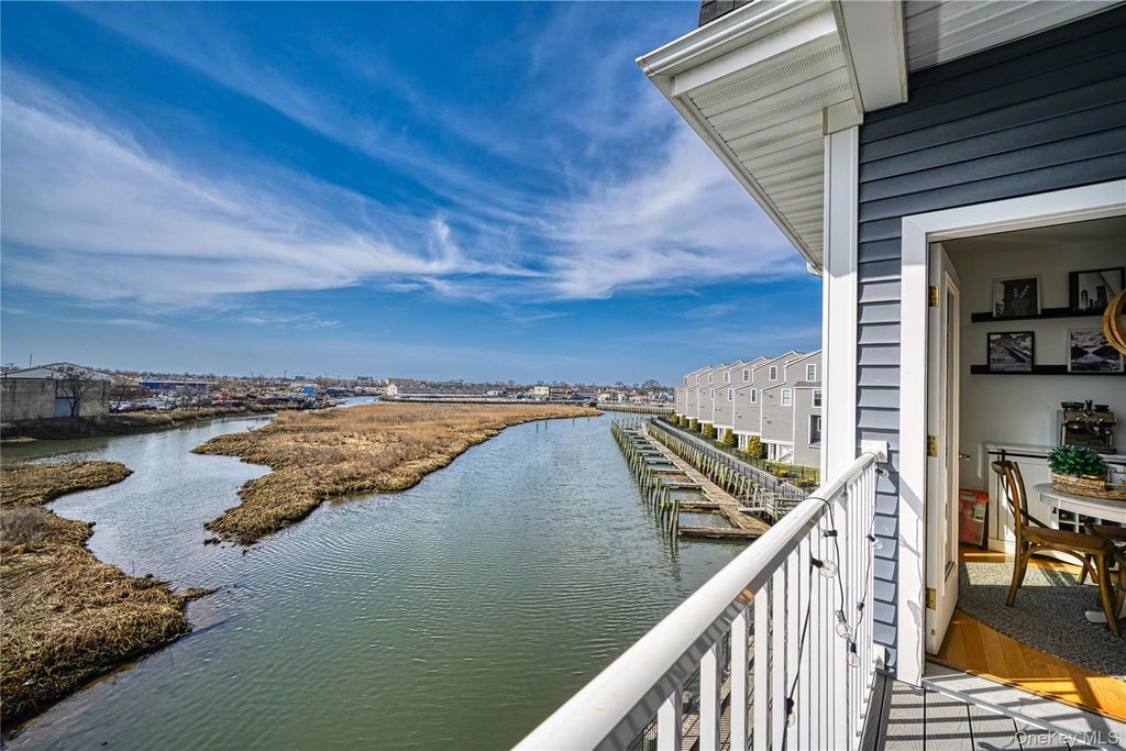 228 Marina Pointe Drive, East Rockaway, NY 11518 — photo 2