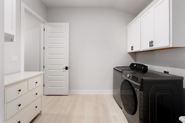 1055 Sage Thrasher CIR, Dripping Springs, TX 78620