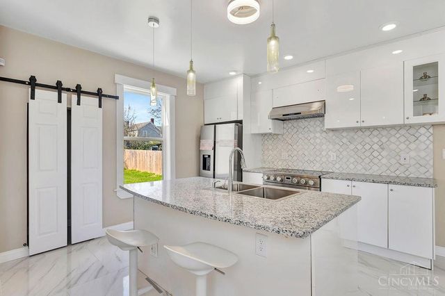 3331 Bonaparte, Cincinnati, OH 45207