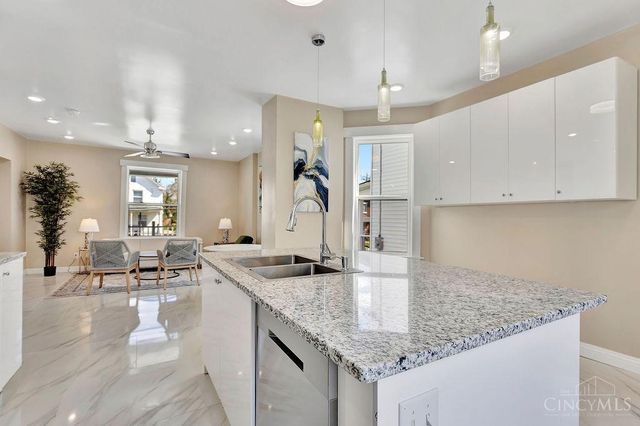 3331 Bonaparte, Cincinnati, OH 45207