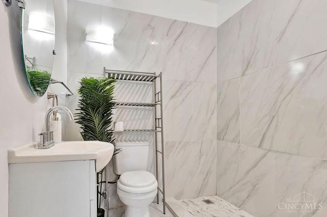 3331 Bonaparte, Cincinnati, OH 45207