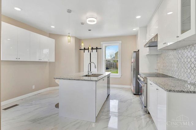 3331 Bonaparte, Cincinnati, OH 45207