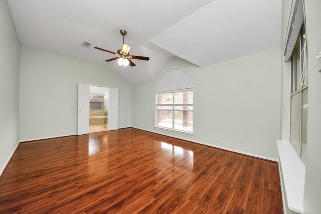 1103 Lake Shore Drive, Pearland, TX 77581