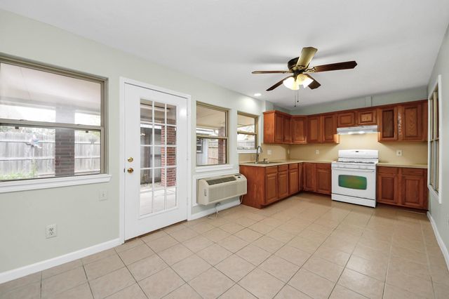 1103 Lake Shore Drive, Pearland, TX 77581