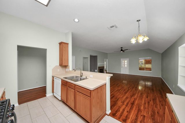 1103 Lake Shore Drive, Pearland, TX 77581