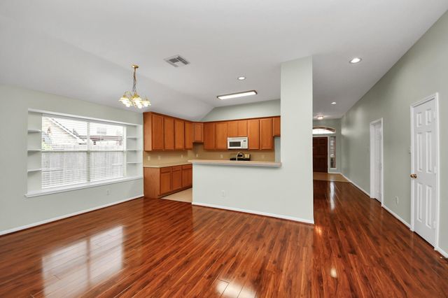 1103 Lake Shore Drive, Pearland, TX 77581