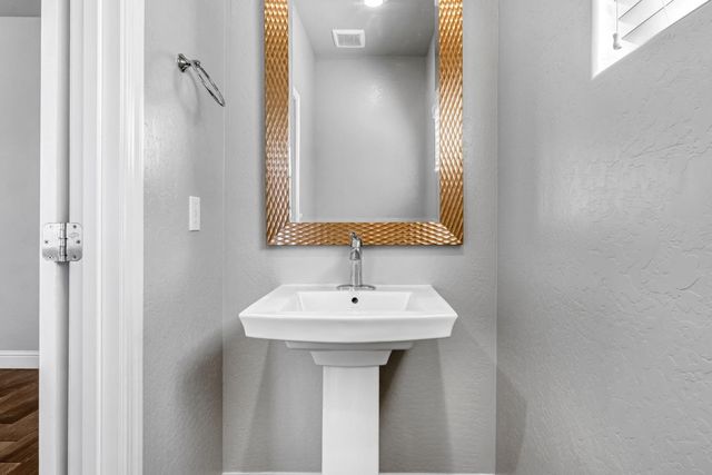 4158 Duncan Avenue, Clovis, CA 93619