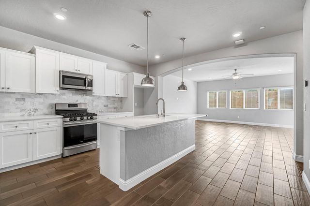 4158 Duncan Avenue, Clovis, CA 93619