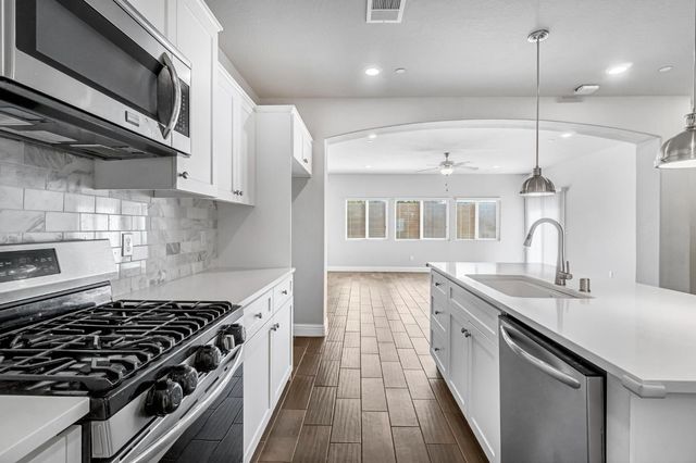 4158 Duncan Avenue, Clovis, CA 93619