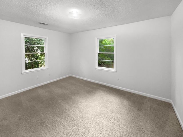 302 Embassy Drive, Summerville, SC 29483