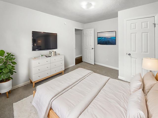 302 Embassy Drive, Summerville, SC 29483