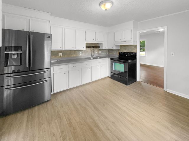 302 Embassy Drive, Summerville, SC 29483