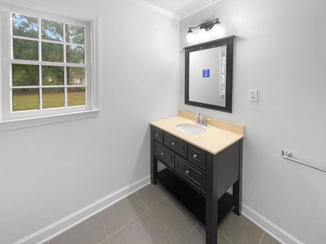 302 Embassy Drive, Summerville, SC 29483