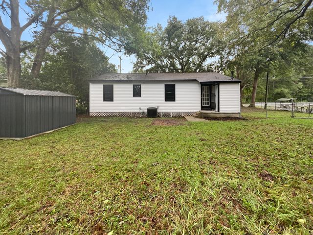 302 Embassy Drive, Summerville, SC 29483