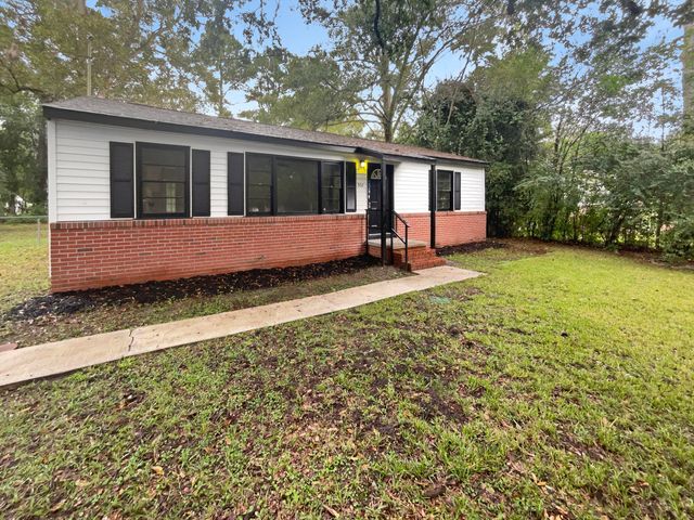 302 Embassy Drive, Summerville, SC 29483