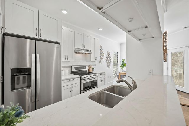 6501 COLUMBIA OAKS CT D8, Austin, TX 78759