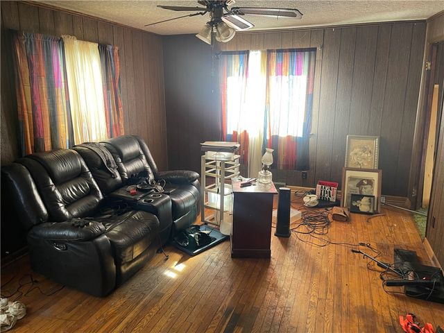 1123 Wampum New Galilee Rd, New Beaver Boro, PA 16141