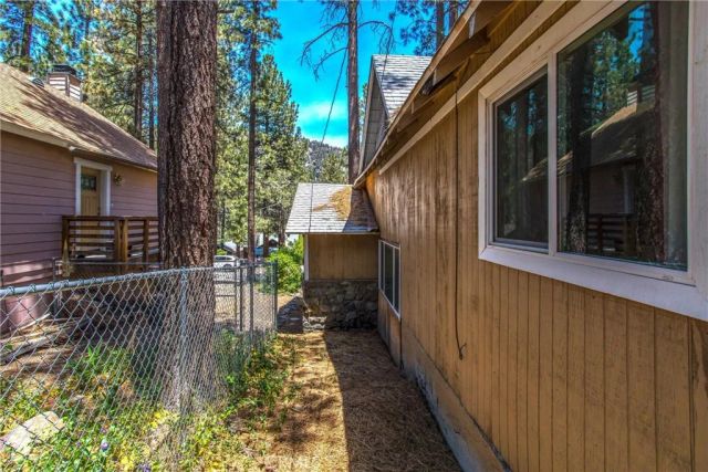 1329 Helen Street, Wrightwood, CA 92397