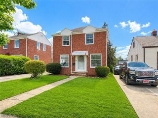 554 Darlington Drive, Bedford, OH 44146