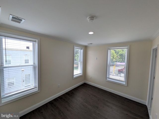 2953 MILES AVE, Baltimore, MD 21211