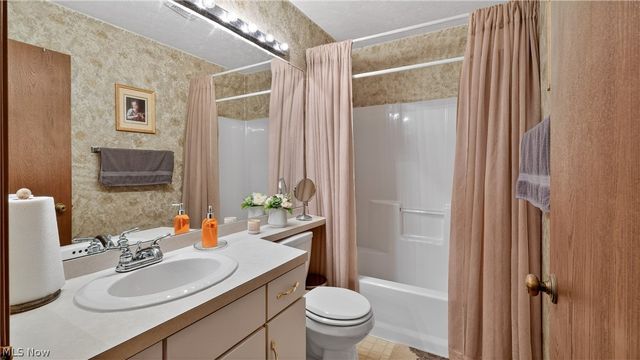 1123 Redtail Hawk 1, Boardman, OH 44512