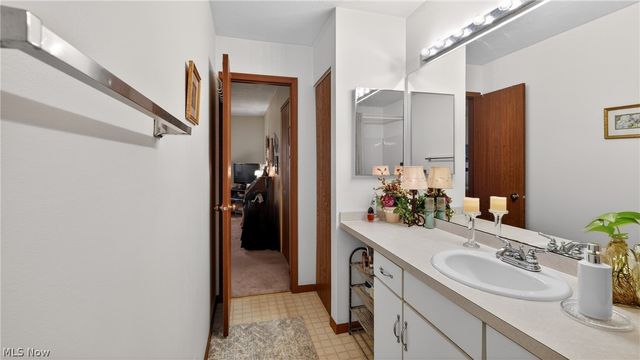 1123 Redtail Hawk 1, Boardman, OH 44512