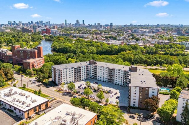 151 Coolidge Avenue 413, Watertown, MA 02472