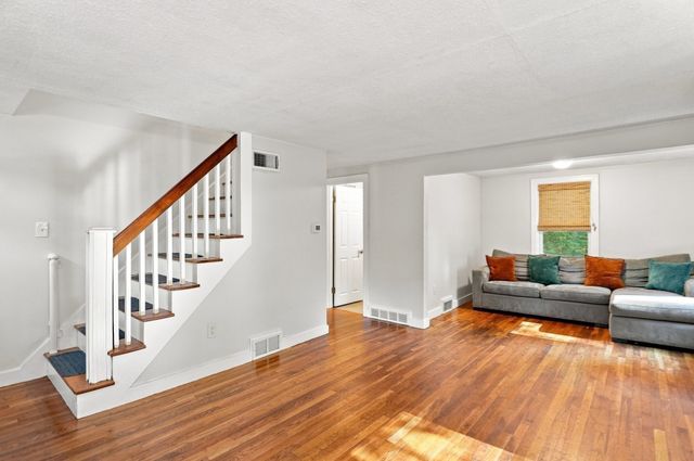 15 Miles Rd, Tewksbury, MA 01876