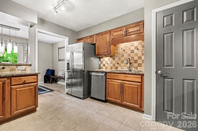 6614 Point Comfort Lane, Charlotte, NC 28226