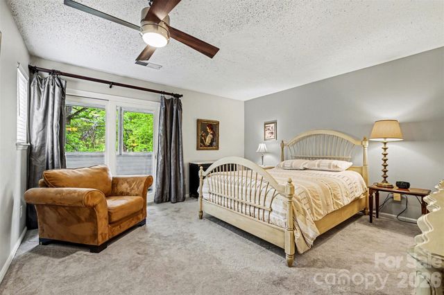 6614 Point Comfort Lane, Charlotte, NC 28226