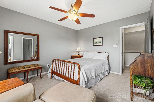 6614 Point Comfort Lane, Charlotte, NC 28226