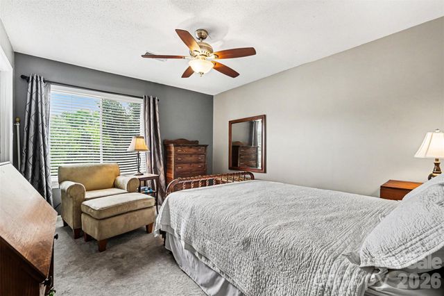 6614 Point Comfort Lane, Charlotte, NC 28226