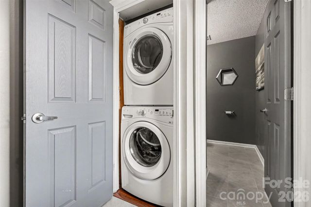 6614 Point Comfort Lane, Charlotte, NC 28226